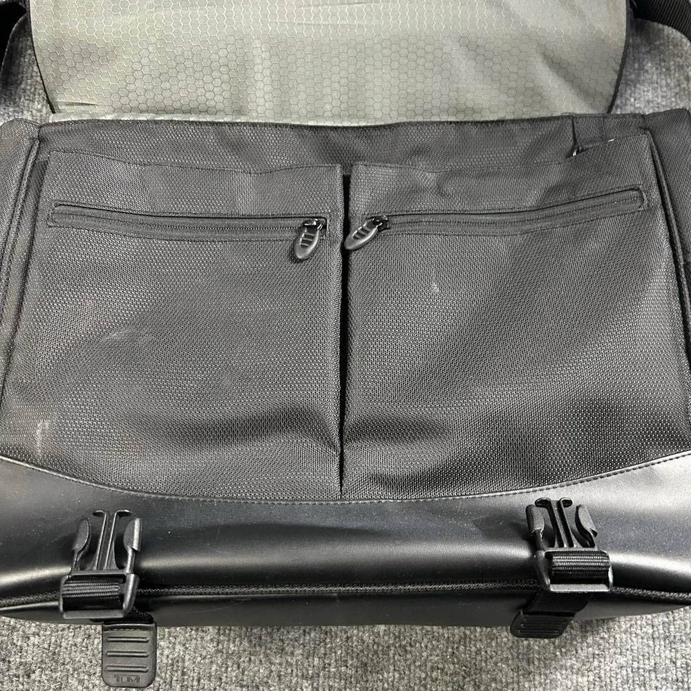 Tumi Black 16